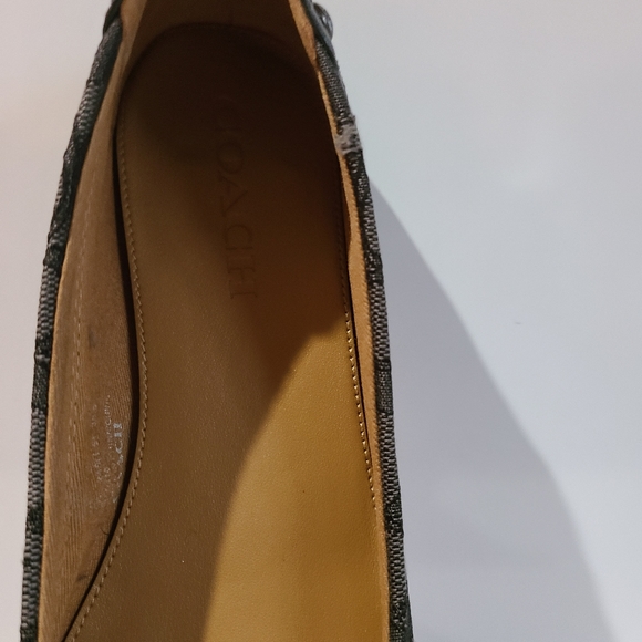 Coach flat - Picture 2 of 7